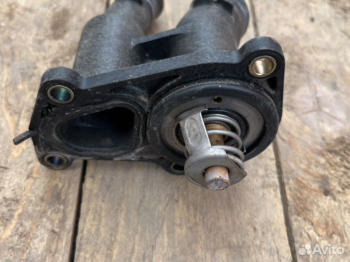 Корпус термостата термостат Ford Fusion 1.4