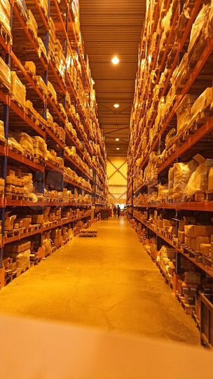 Склад класса А со стеллажами 2500 п/мест s 2268 м²