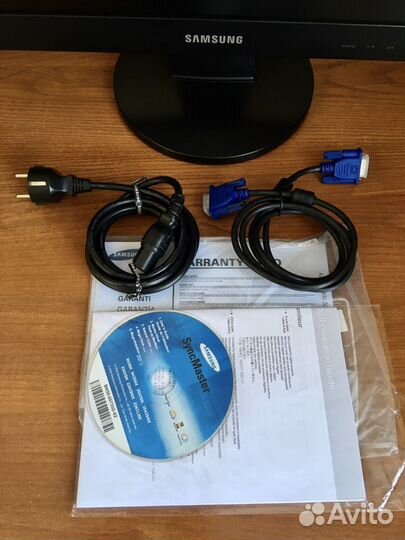 Монитор Samsung Sinc Master 2243 SN