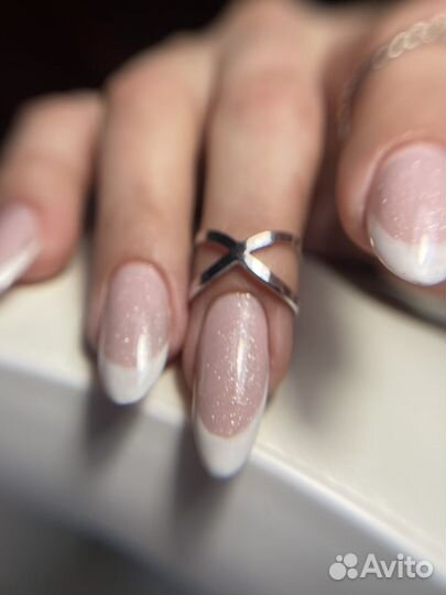 Модель на маникюр