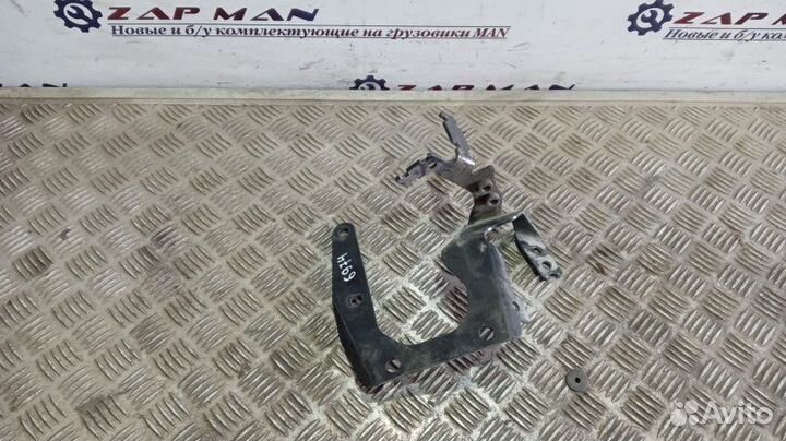 Кронштейн бачка гура правый Man Tgs Tgx