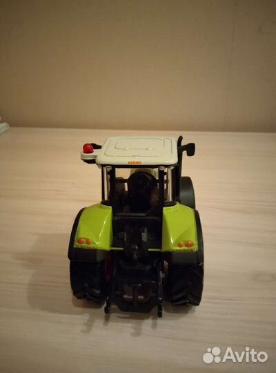 Трактор claas