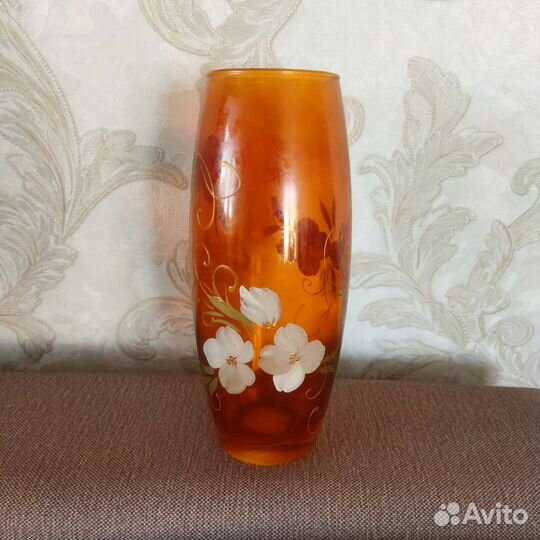 Ваза из цветного стекла с ручной росписью