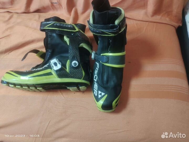 Горнолыжные ботинки 42