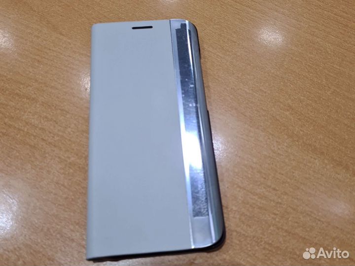 Чехол-книжка кожаный белый для Samsung Galaxy S20