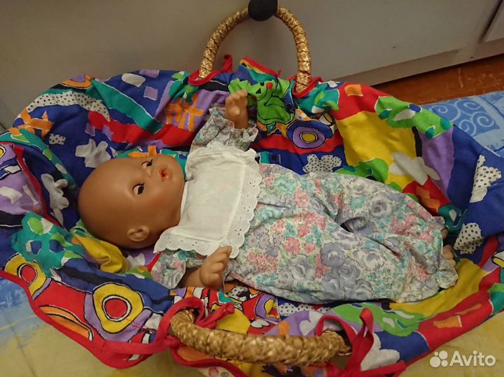 Кукла пупс Bayer с корзинкой-кроваткой