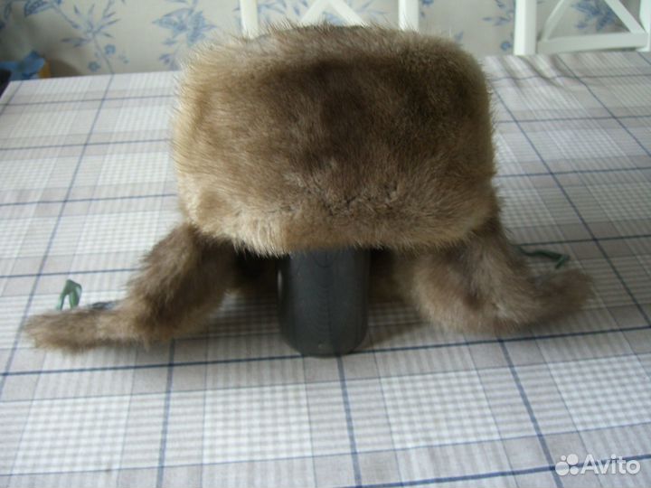 Шапка-ушанка из норки с каракулем
