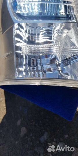 Продам задние фонари тойота приус альфа