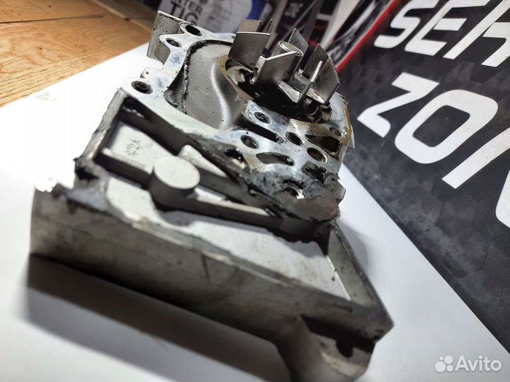 Насос водяной (помпа) Renault Logan 2 1,4