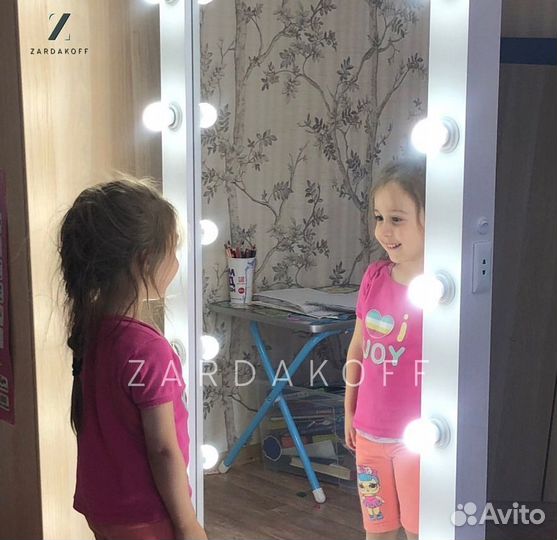 Гримерное зеркало с подсветкой