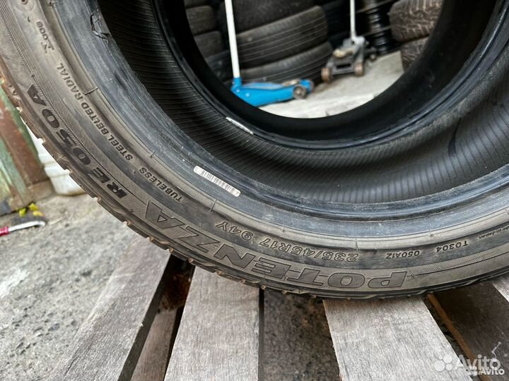 Bridgestone Potenza RE050A 235/45 R17 97W