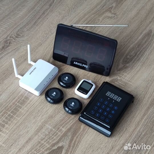 Кнопка вызова официанта, часы, табло, пуль, репите