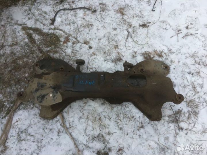 Подрамник передний Mitsubishi Galant