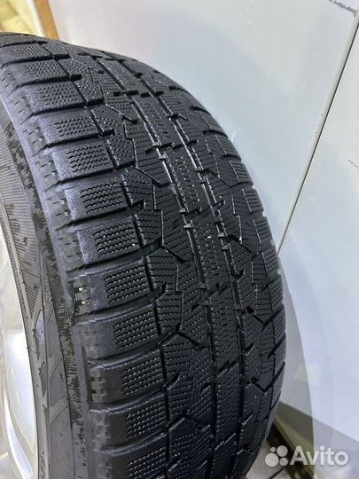 Toyo Observe Garit GIZ 215/55 R16 93Q