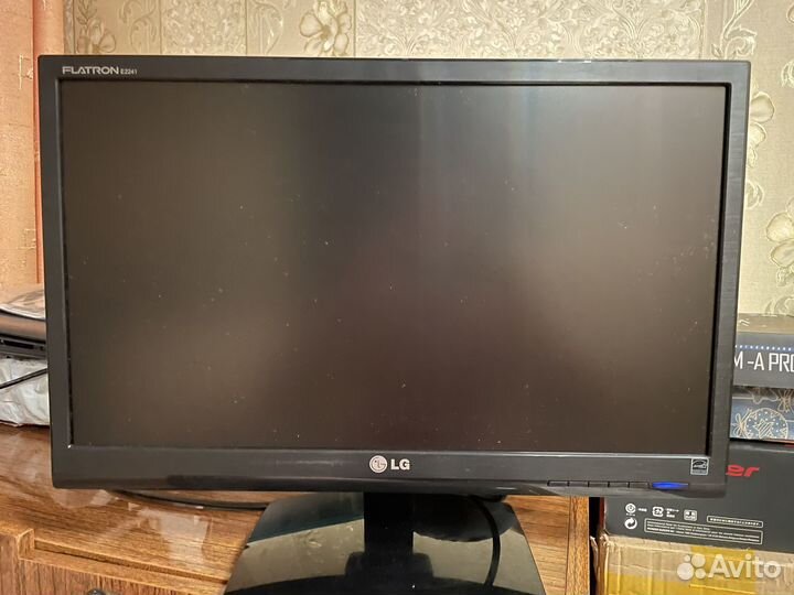 Монитор LG E2241T