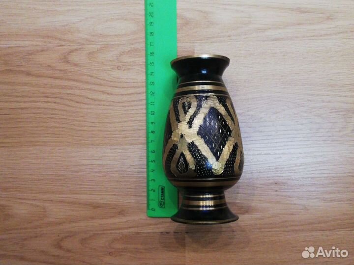 Подсвечник. Ваза. Графин