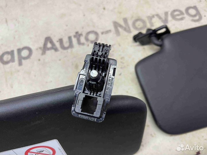 Козырек солнцезащитный Mercedes C W205