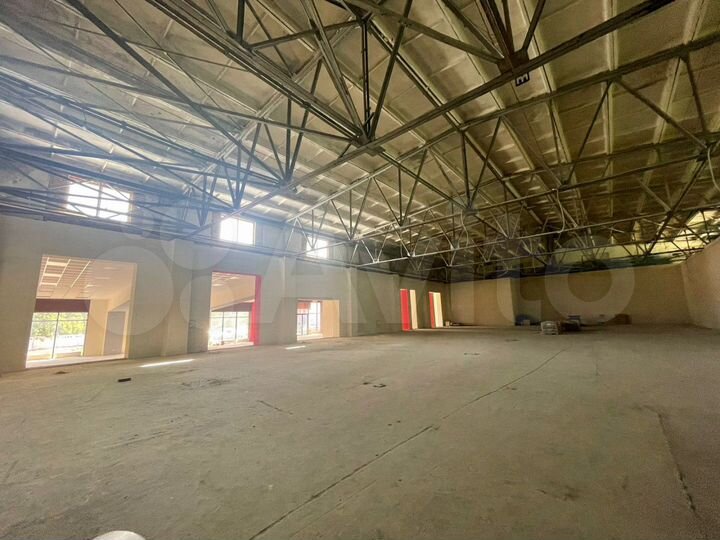 Центр, подъезд фуры, потолки 5,5м, 1310 м²