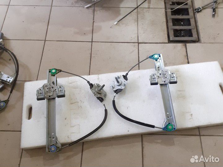 Стеклоподъемник задний правый левый Лада Гранта