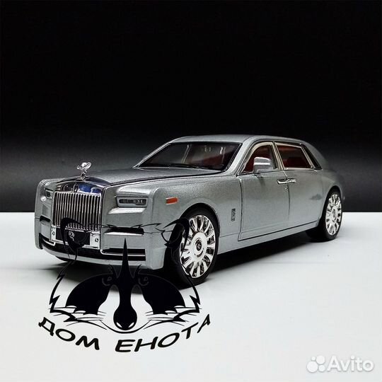 Машинка Rolls Royce phantom модель метал 1:20 25см
