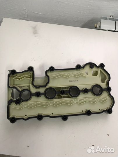 Крышка головки блока с пролкадкой левая Audi A 6