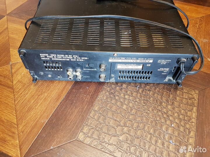 Видеомагнитофон akai сломан