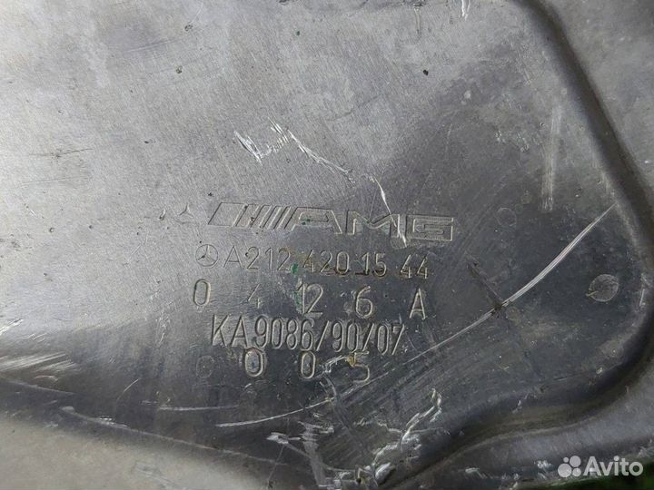 Поворотный кулак передний левый Mercedes-Benz