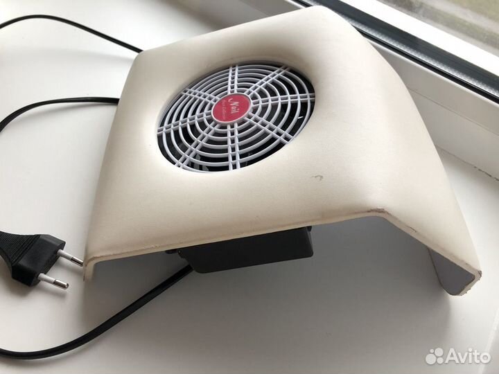 Вытяжка(маникюрный пылесос)