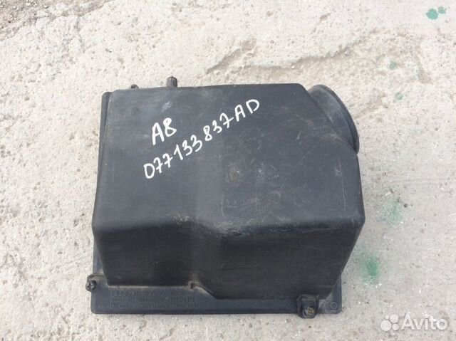 Крышка воздушного фильтра Audi A8 D2 4.2