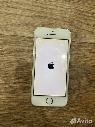 Телефон iPhone 5s