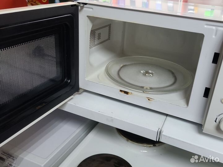 Микроволновая печь Scarlett SC2017 тм06