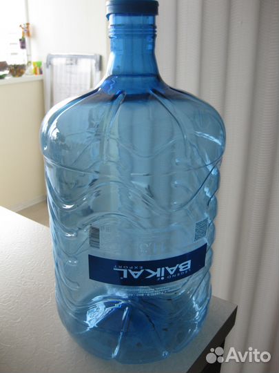 Пластиковые бутылки 18,9 и 11,3 без ручек