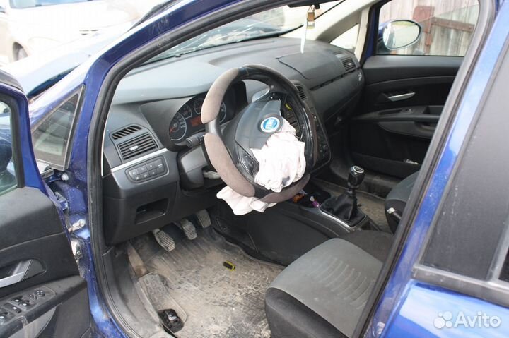 Fiat Punto 3 199 2007г. двигателя и коробки нет