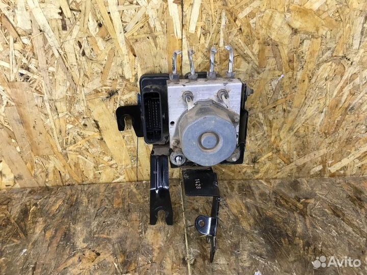 Блок ABS Renault Logan 2 седан 1.6 К4М 2014