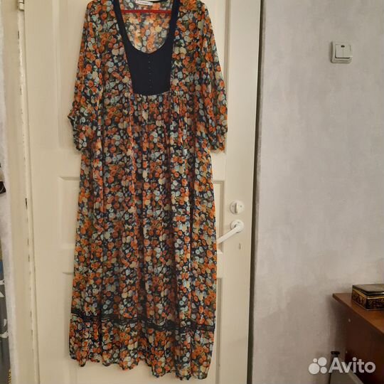 Платья женские большого размера