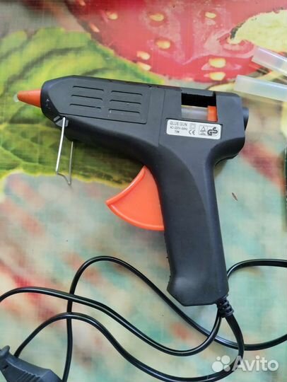 Клеевой пистолет + стержни