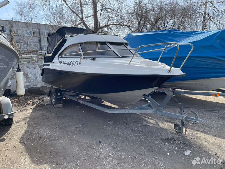 Катер Grizzly 580HT 2014, Suzuki DF140