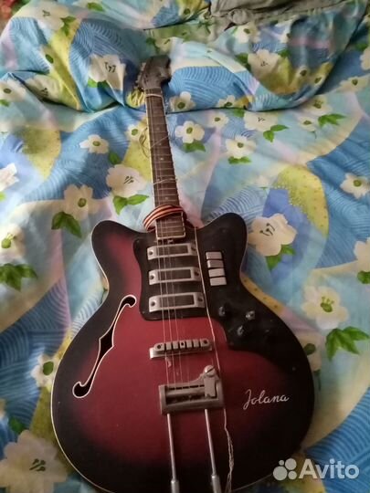 Акустическая гитара