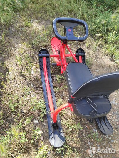 Детский снегокат со спинкой