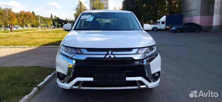Mitsubishi Outlander 2.0 CVT, 2022, 35 км