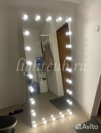 Гримерное зеркало в полный рост