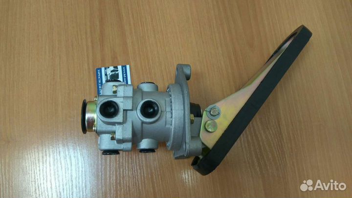 Педаль тормоза (кран тормозной главный) Hyundai HD