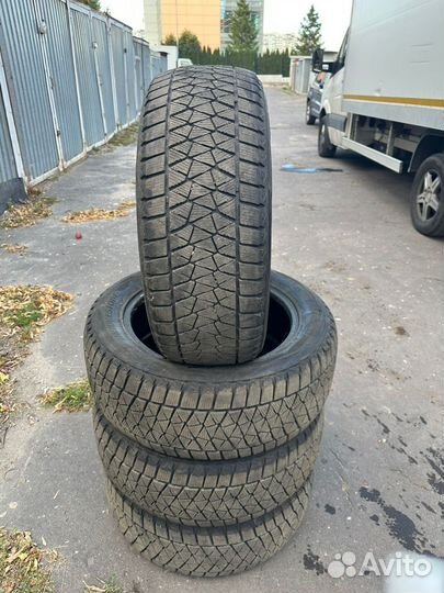 Bridgestone Blizzak DM-V2 225/55 R17