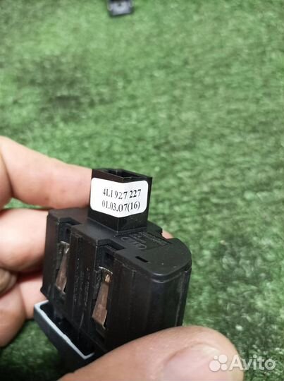 Кнопка многофункциональная Audi Q7 2005