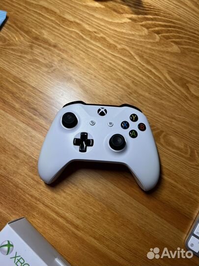 Xbox One S Controller (Bluetooth)