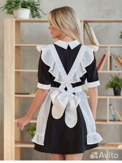 Белый школьный фартук