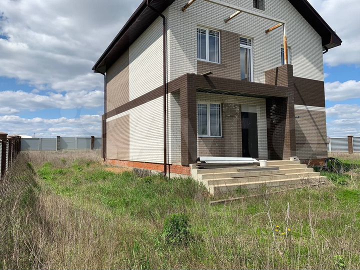 Коттедж 167,8 м² на участке 12 сот.