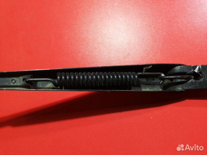 Поводок стеклоочистителя передний правый Toyota