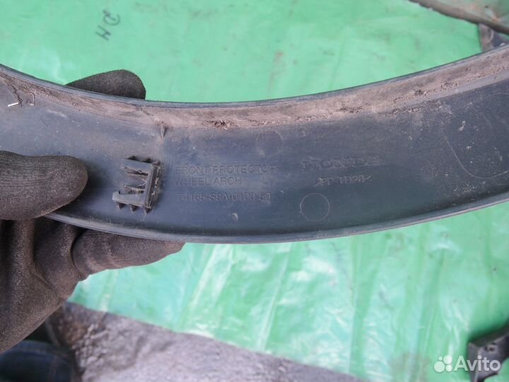 Накладка крыла переднего левого Honda CR-V II