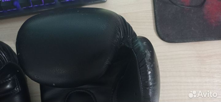 Боксерские перчатки 10 oz